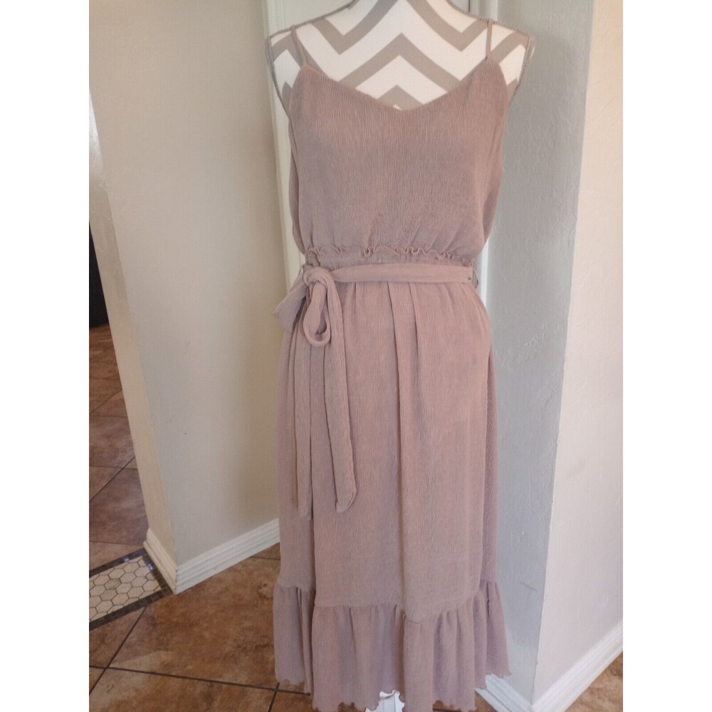Sweet Wanderer Taupe Beige Crinkled Material Flowy Dress Size L. Lined